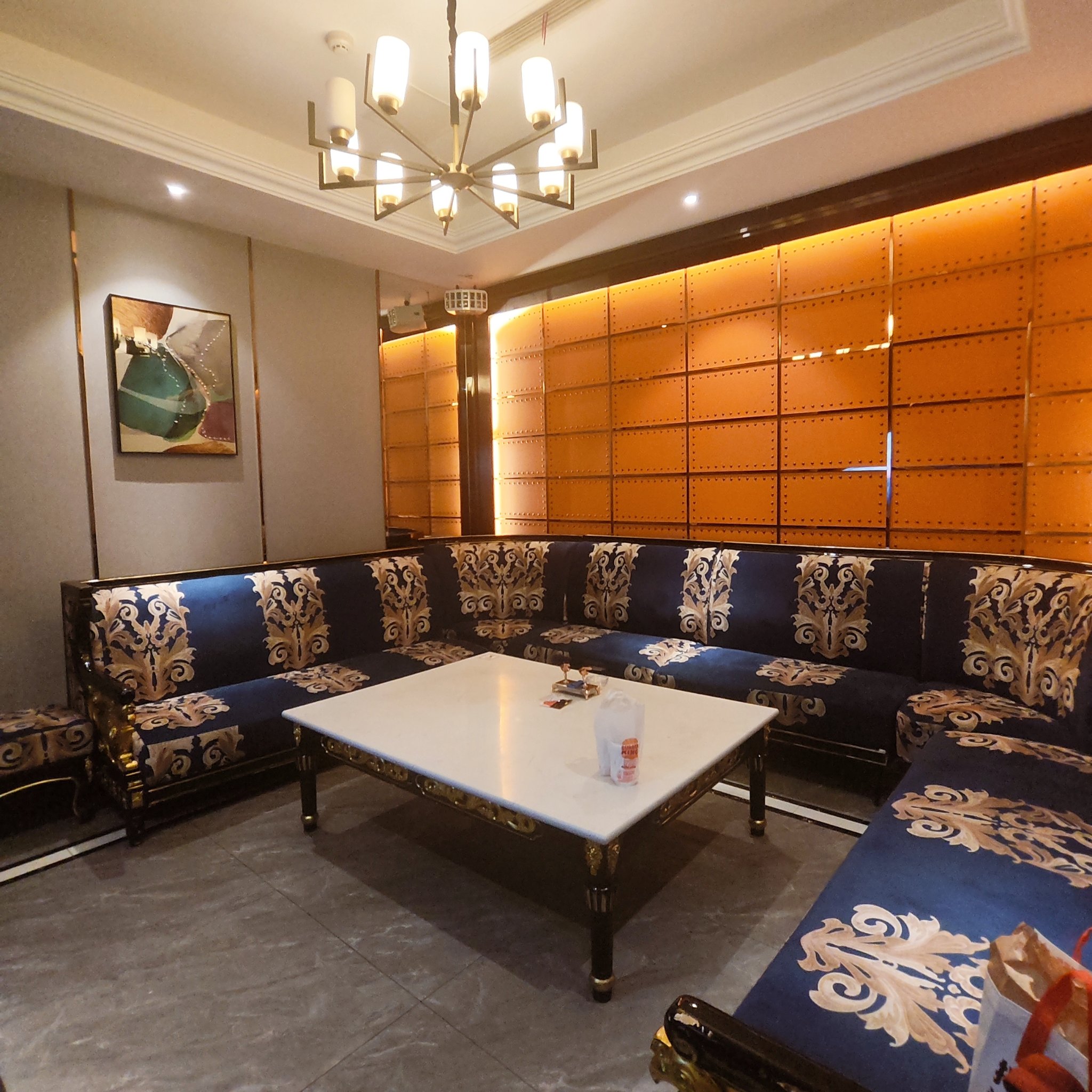 襄阳商务ktv中低端区别-老河口市ktv预定